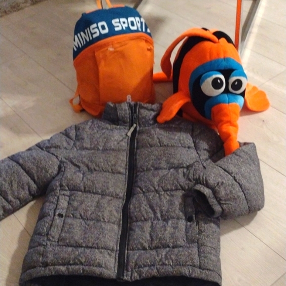 Kids (H&M) Puffer JACKET, (MINISO) BACKPACK & PLUSH Fishy 🐠 HAT Bundle!! - Picture 10 of 10